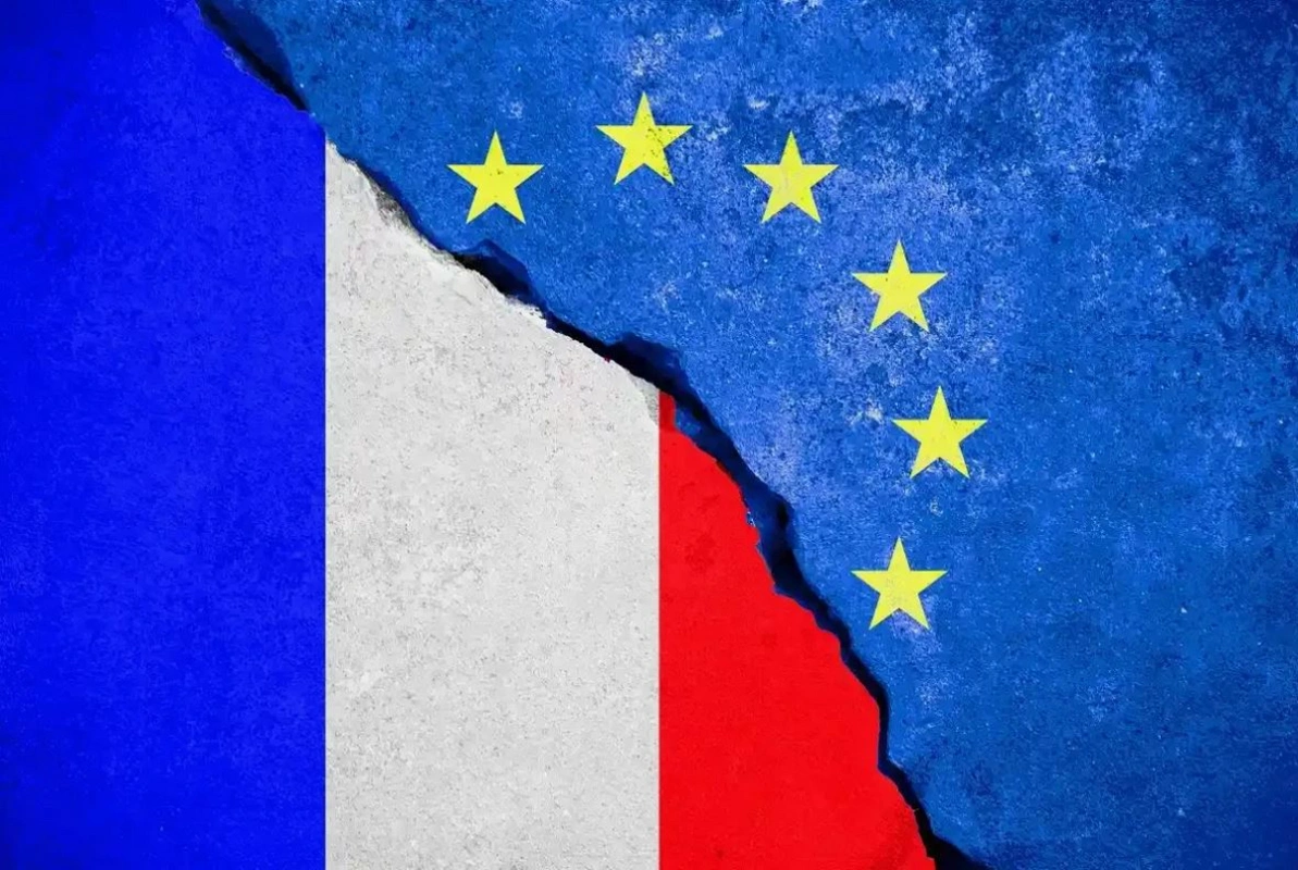 Французский политик призвал "уничтожить" Евросоюз - ФОТО